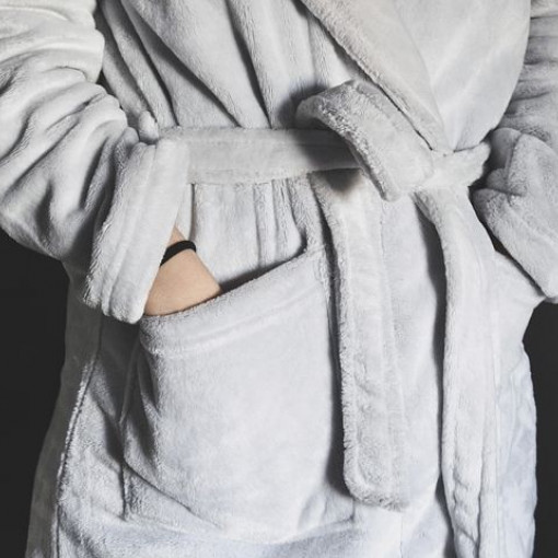 bademantel-2588719__480